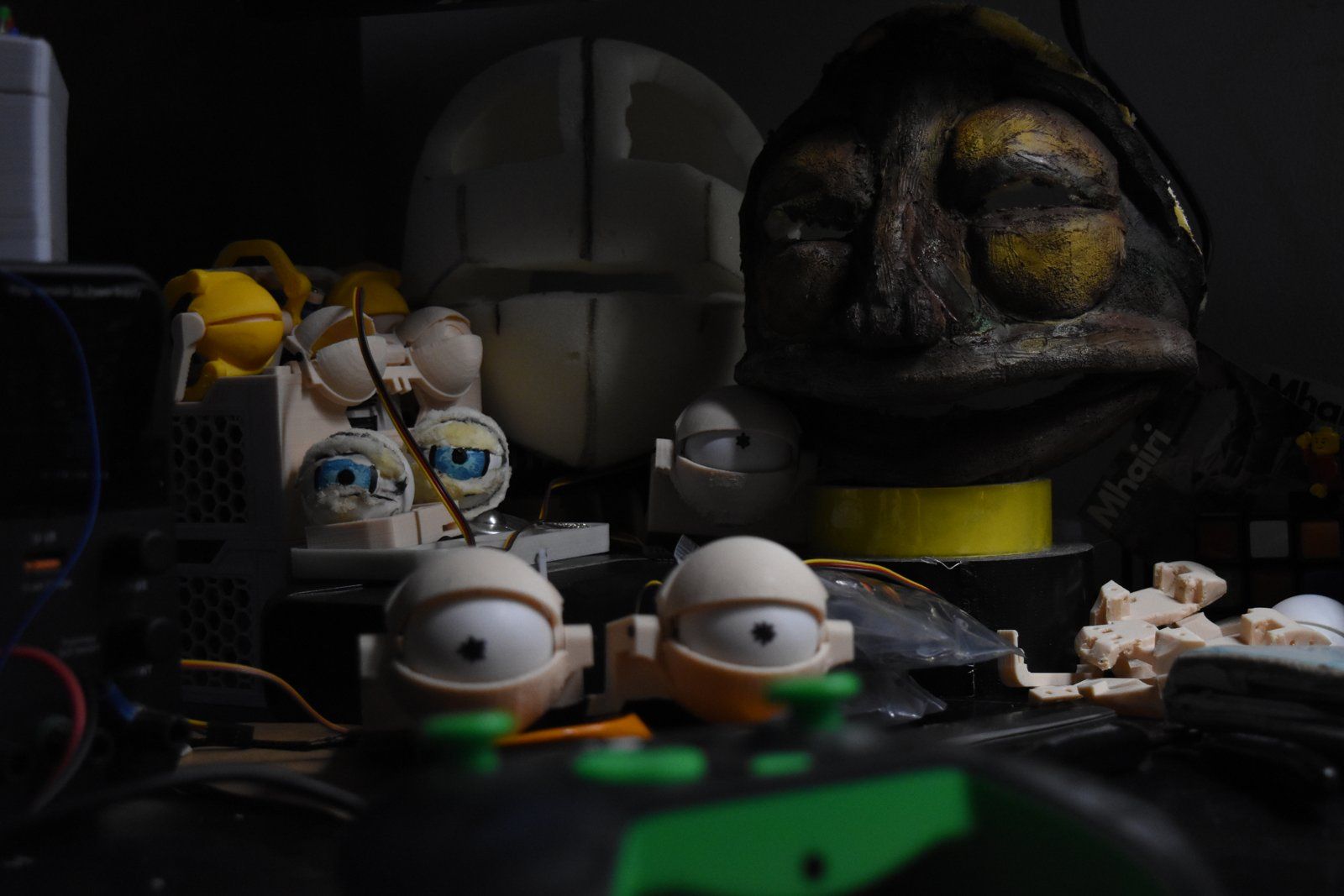 Eye mechanisms on the bench.