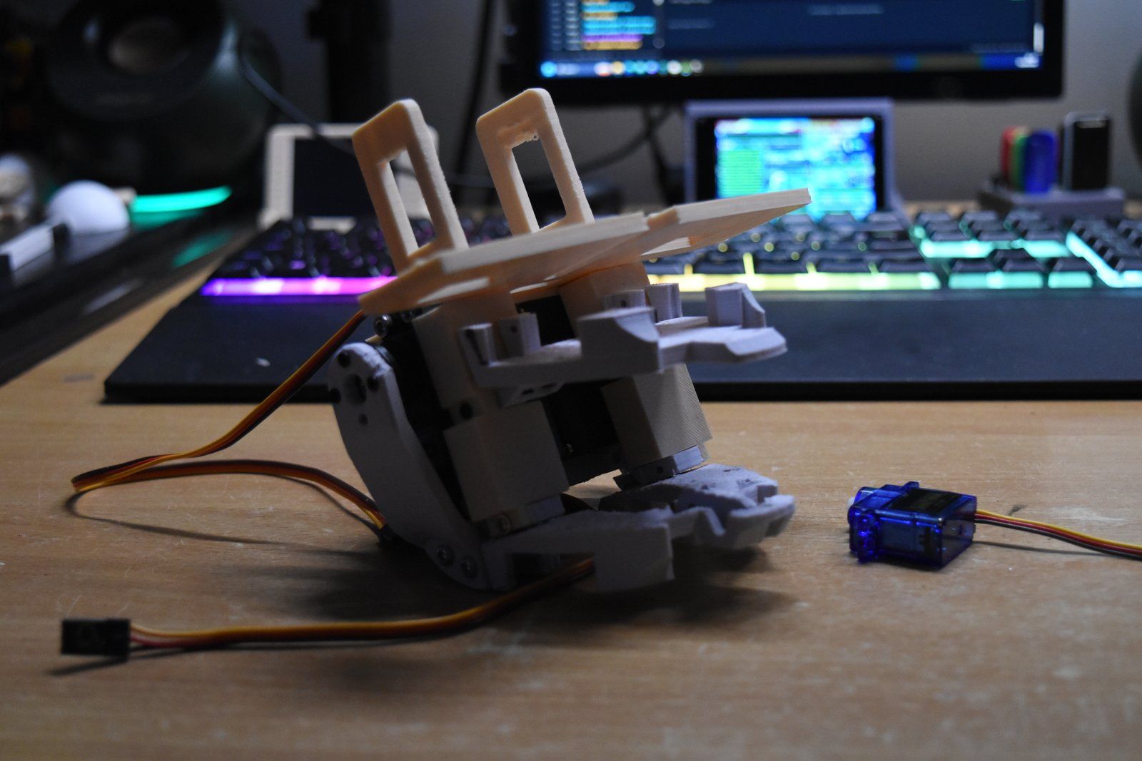 The mechanism after adding my eye modifications.