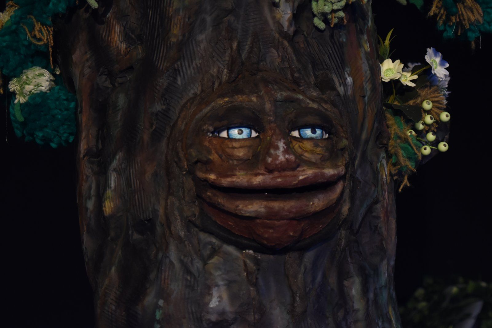 Oakley’s finished face.